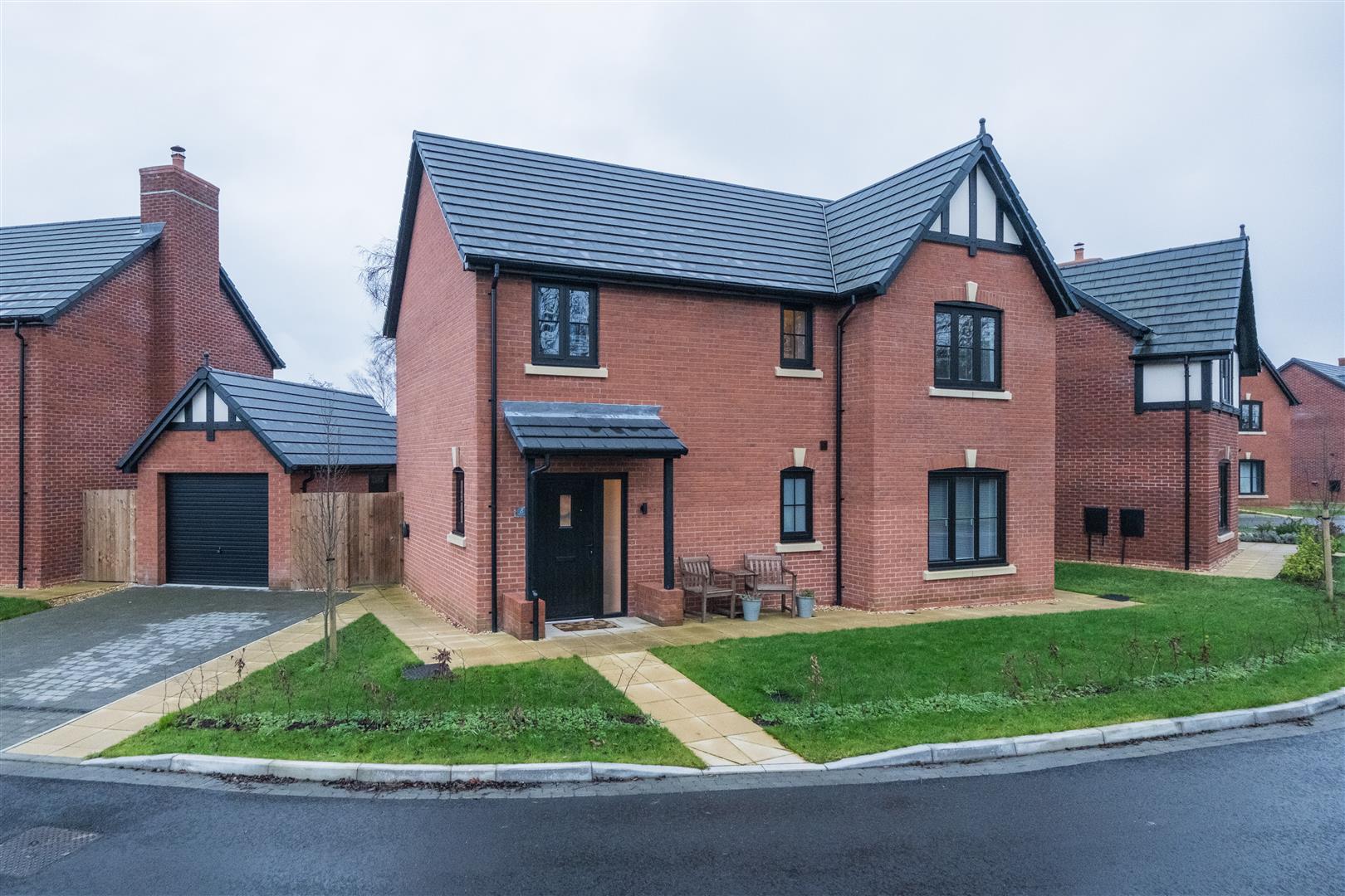 3 bedroom Detached house SSTC