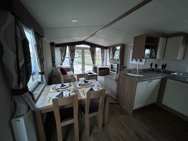 2 bedroom Static Home For Sale