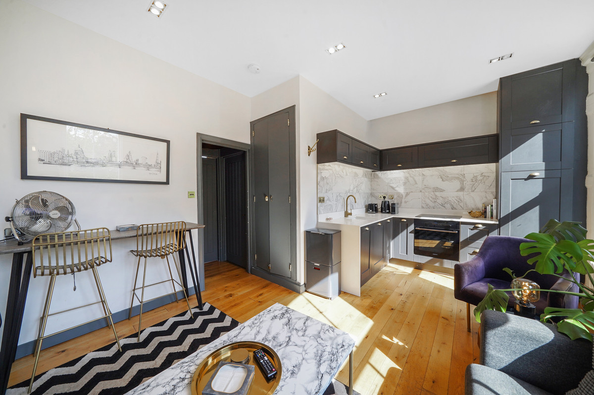 1 bedroom Apartment For Sale