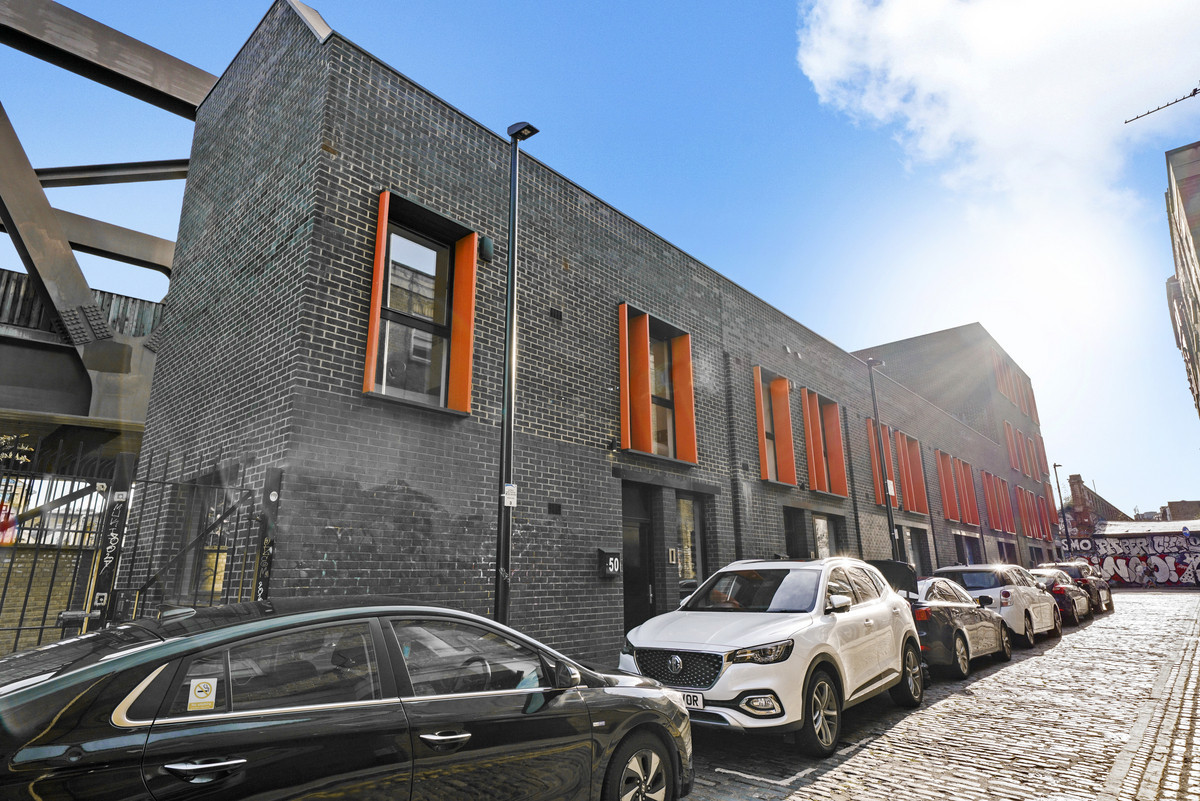 4 bedroom Terraced For Sale