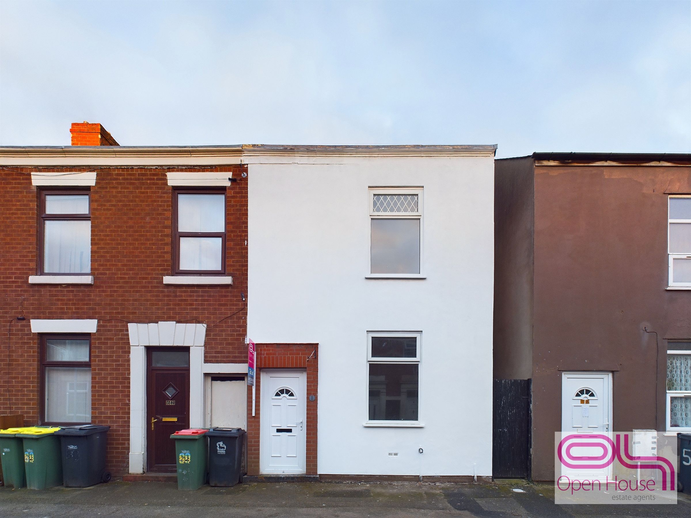 2 bedroom Terraced House To Let