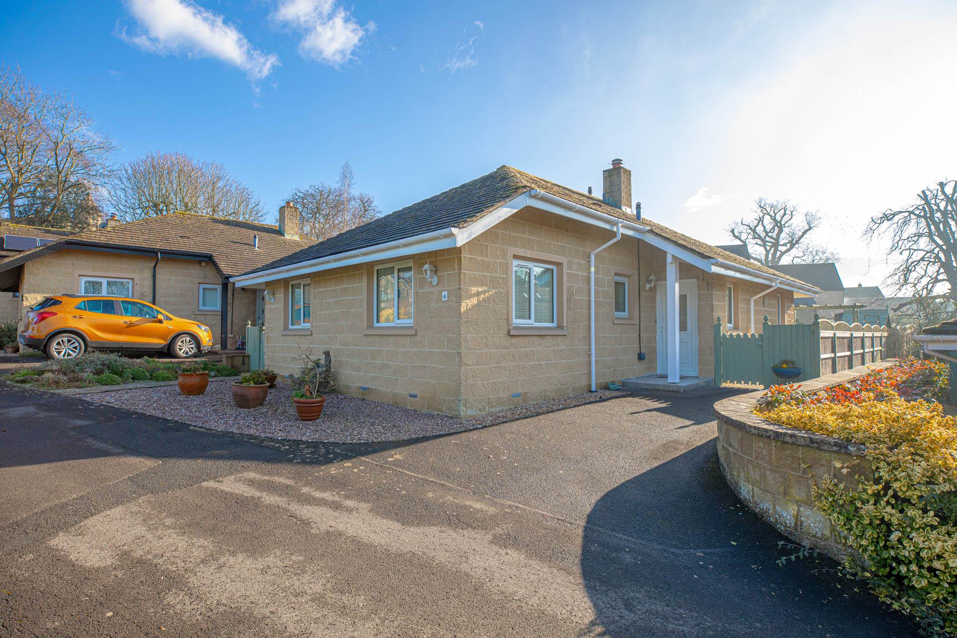 2 bedroom Detached house Sold
