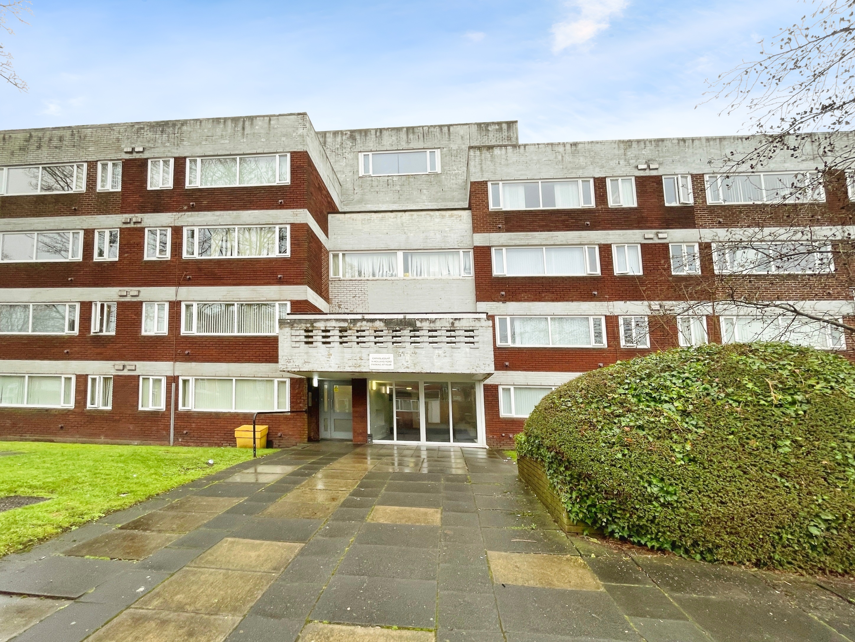 1 bedroom Flat SSTC
