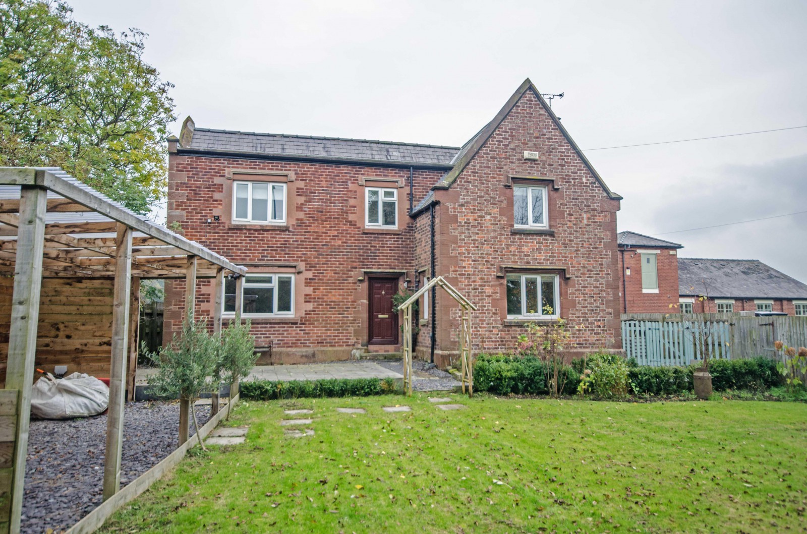 4 bedroom House (unspecified) LSTC