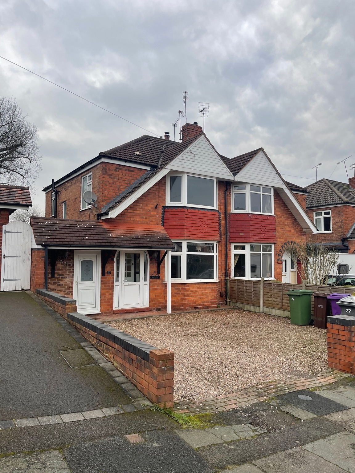 3 bedroom Semi-Detached To Let