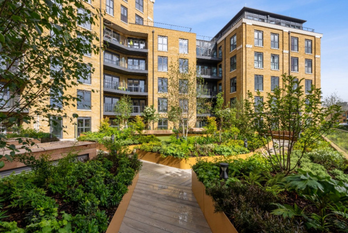 2 bedroom Apartment To Let
