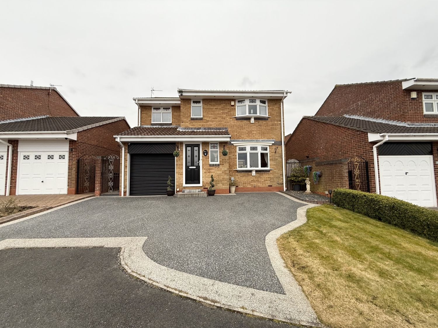 4 bedroom Detached house Under Offer
