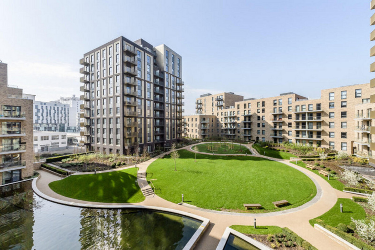 3 bedroom Apartment To Let