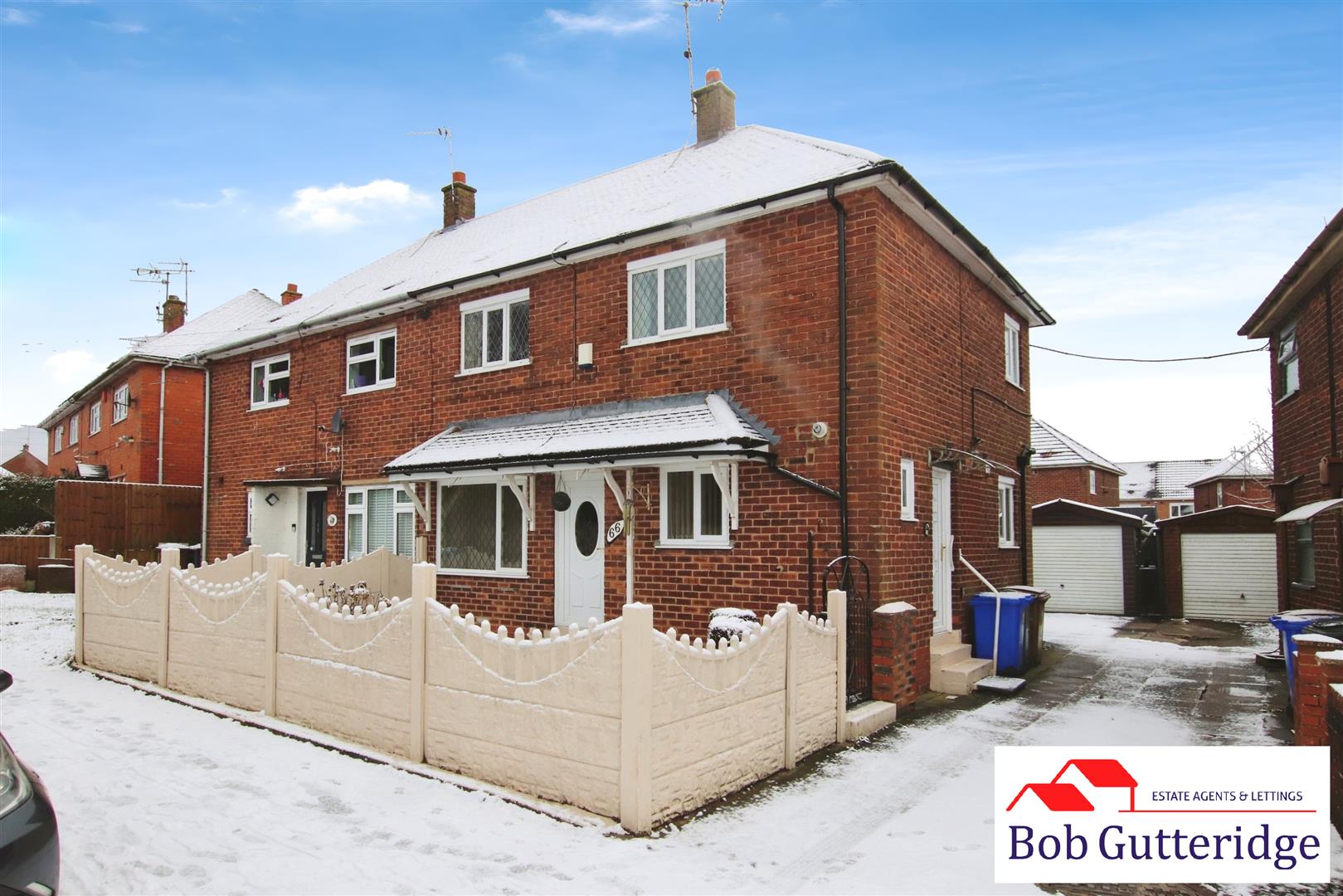 3 bedroom Semi-detached house SSTC