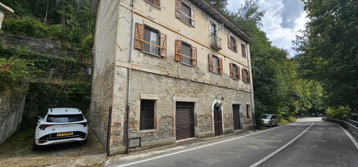 4 bedroom Townhouse For Sale