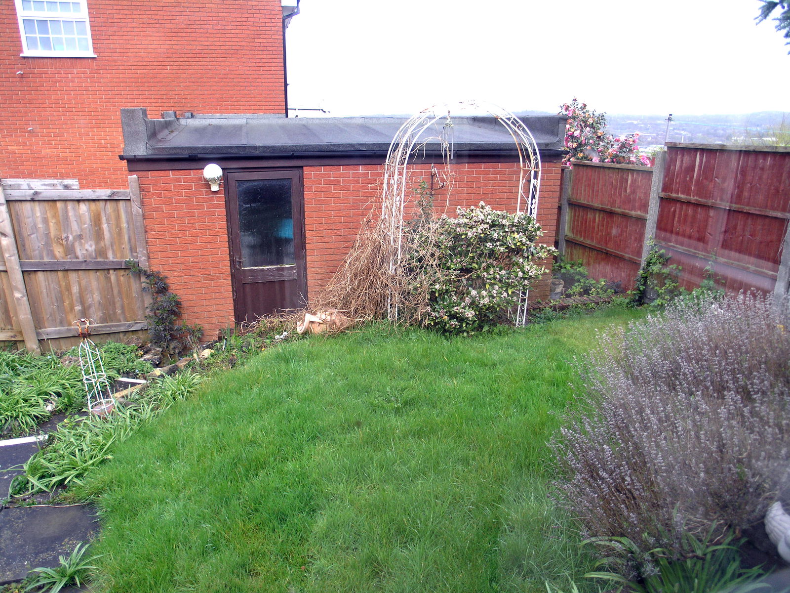 2 bedroom Semi-Detached For Sale