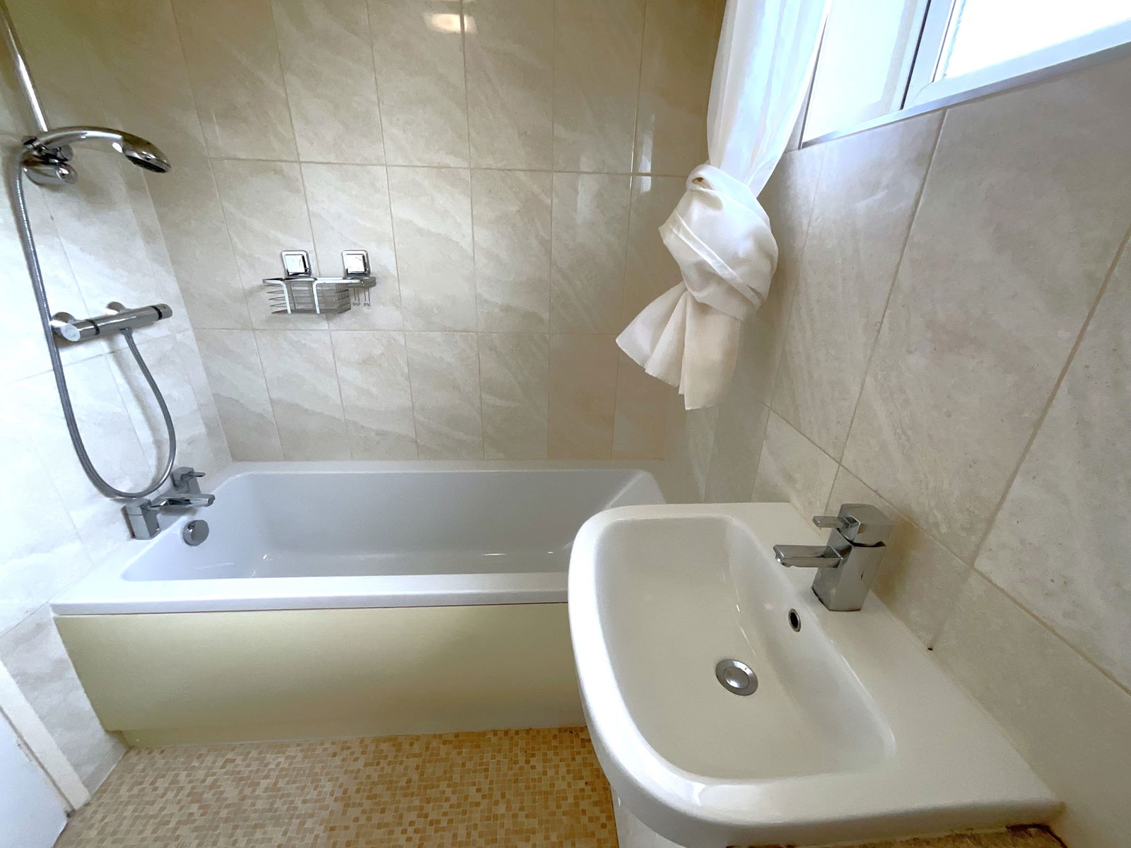 3 bedroom Terraced SSTC