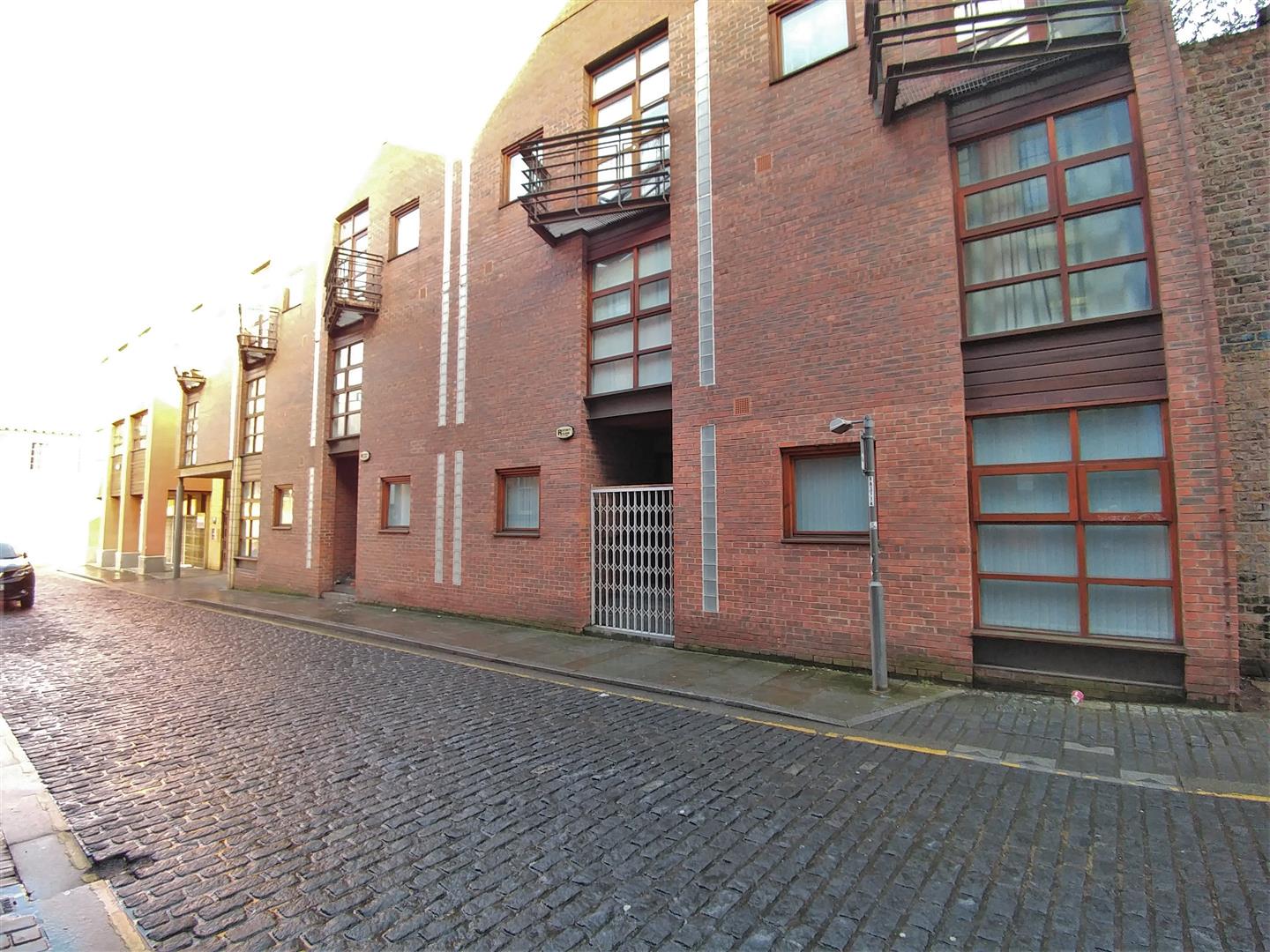 2 bedroom Flat share Let