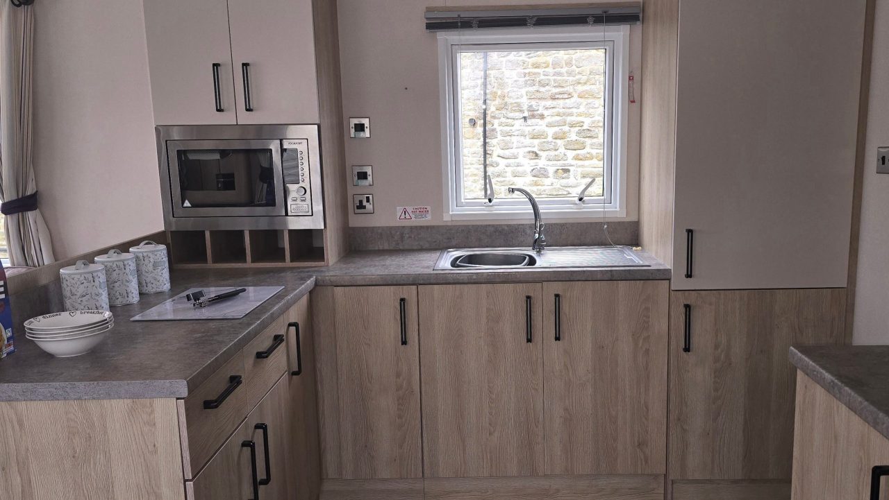 2 bedroom Static Home For Sale