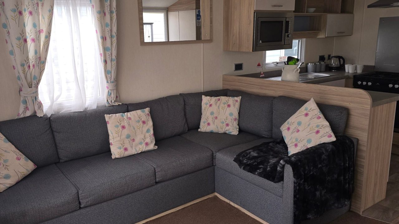 2 bedroom Static Home For Sale