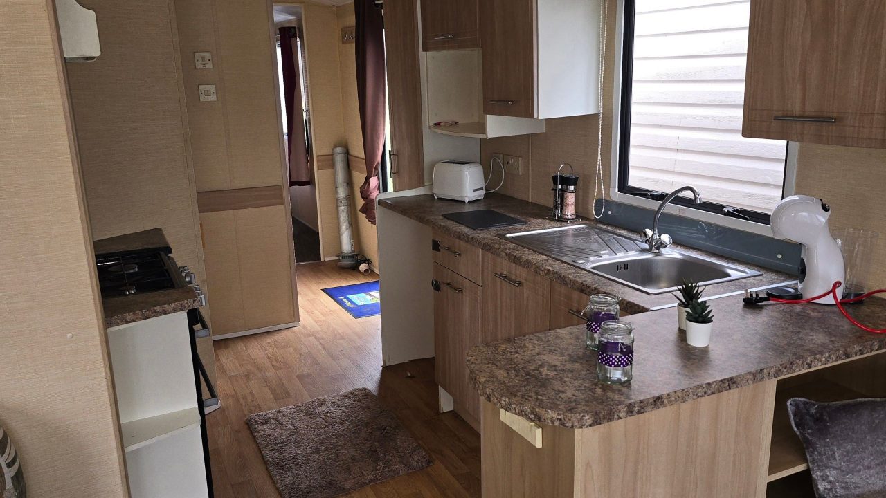 2 bedroom Static Home For Sale