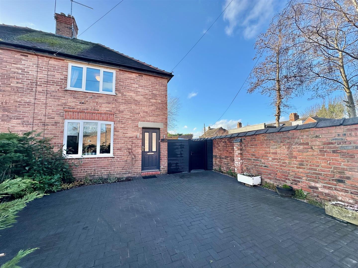 2 bedroom House For Sale