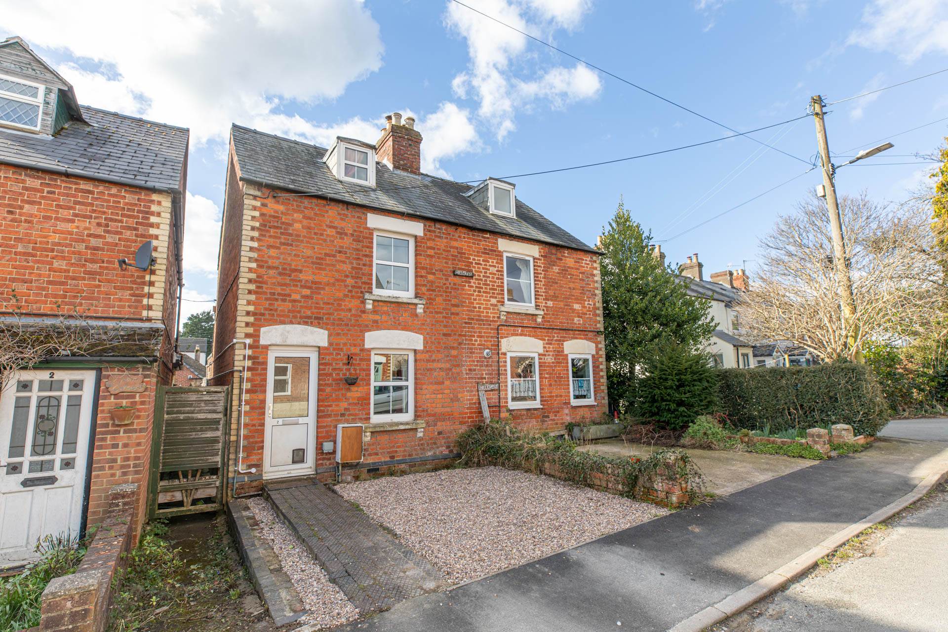 3 bedroom Semi-detached house Sale Agreed