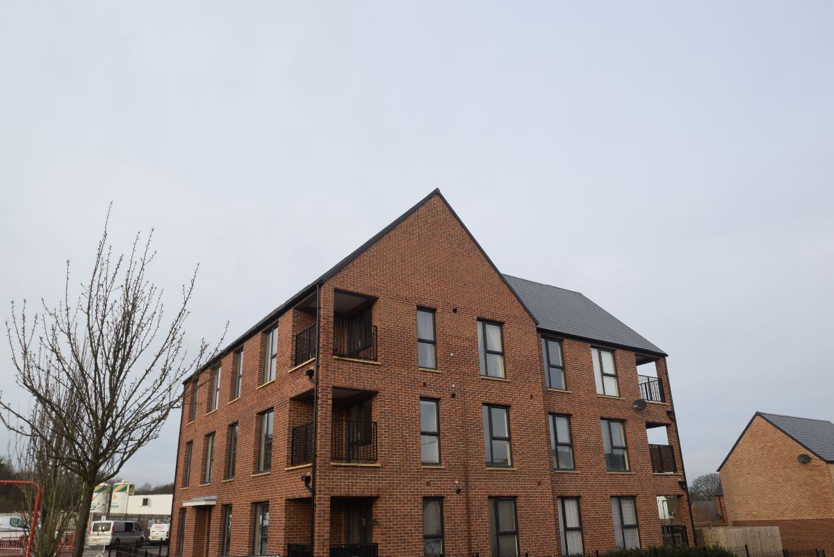 2 bedroom Apartment To Let
