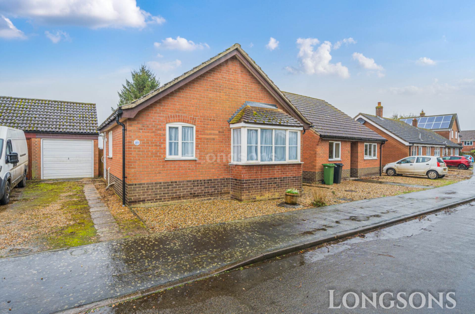 2 bedroom Detached house SSTC