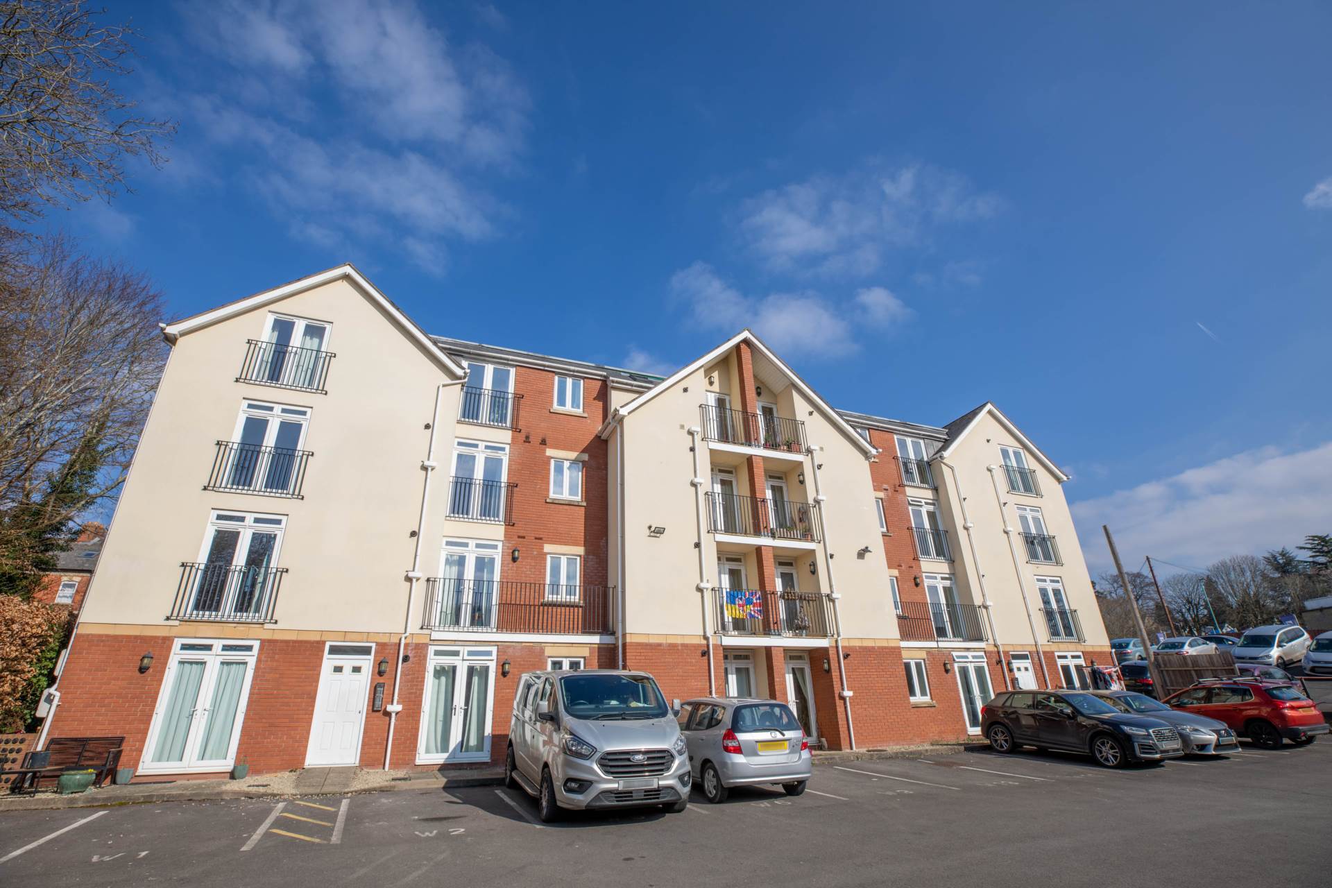 1 bedroom Apartment Let