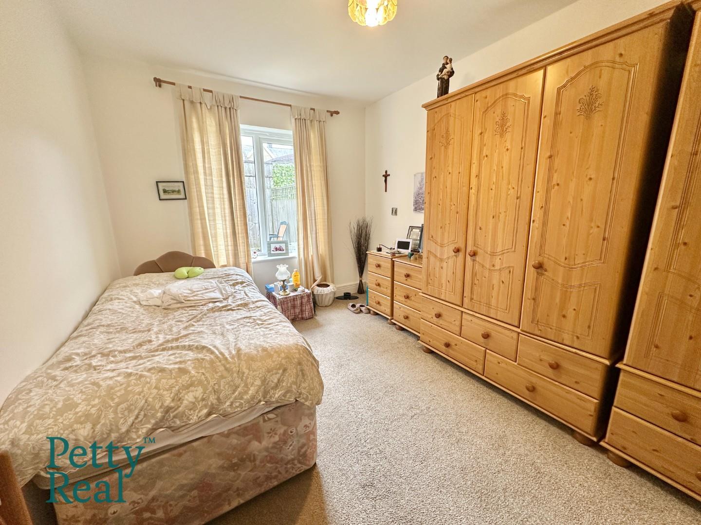2 bedroom Semi Detached Under Offer
