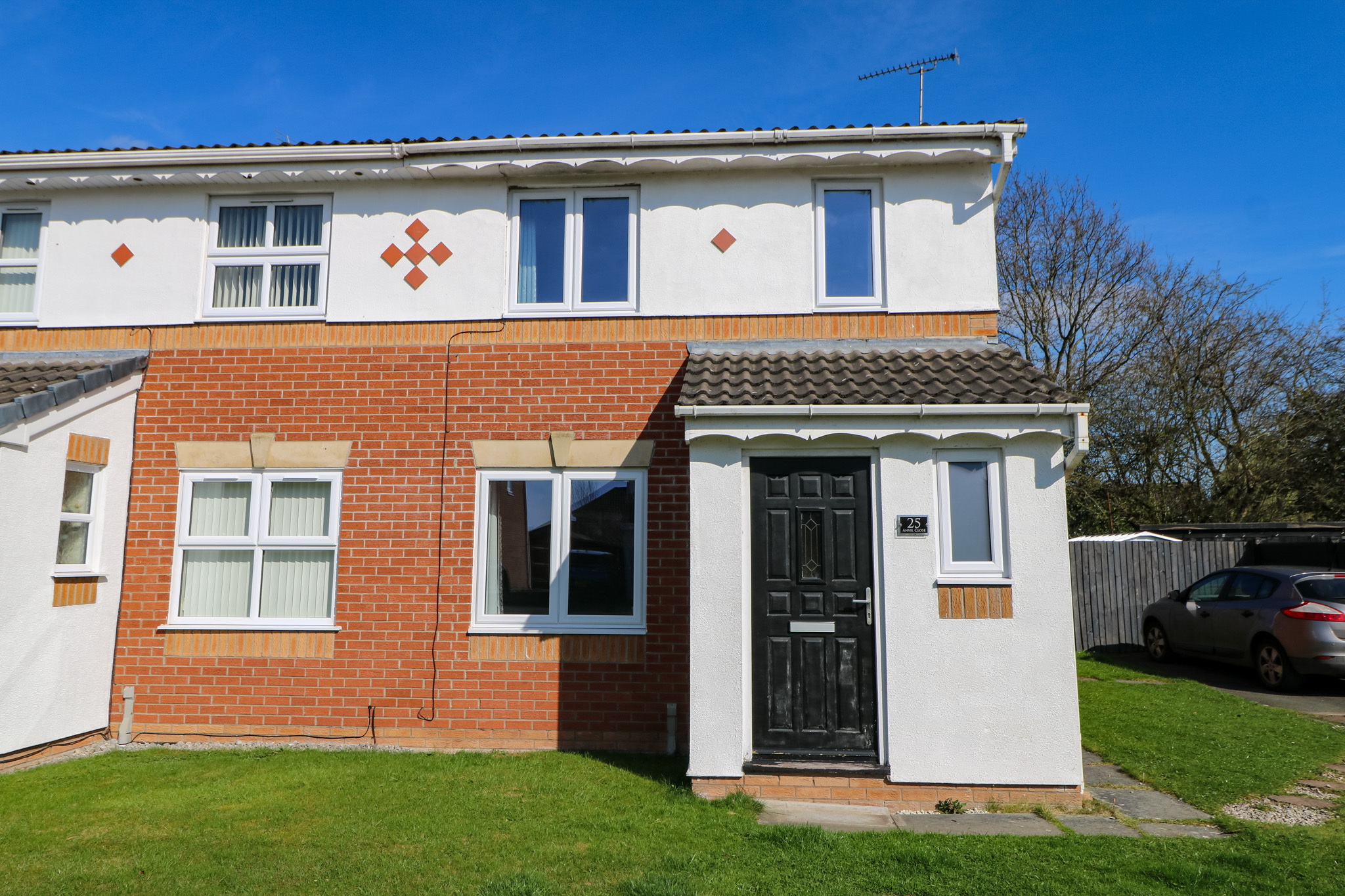 3 bedroom Semi-Detached House Let agreed