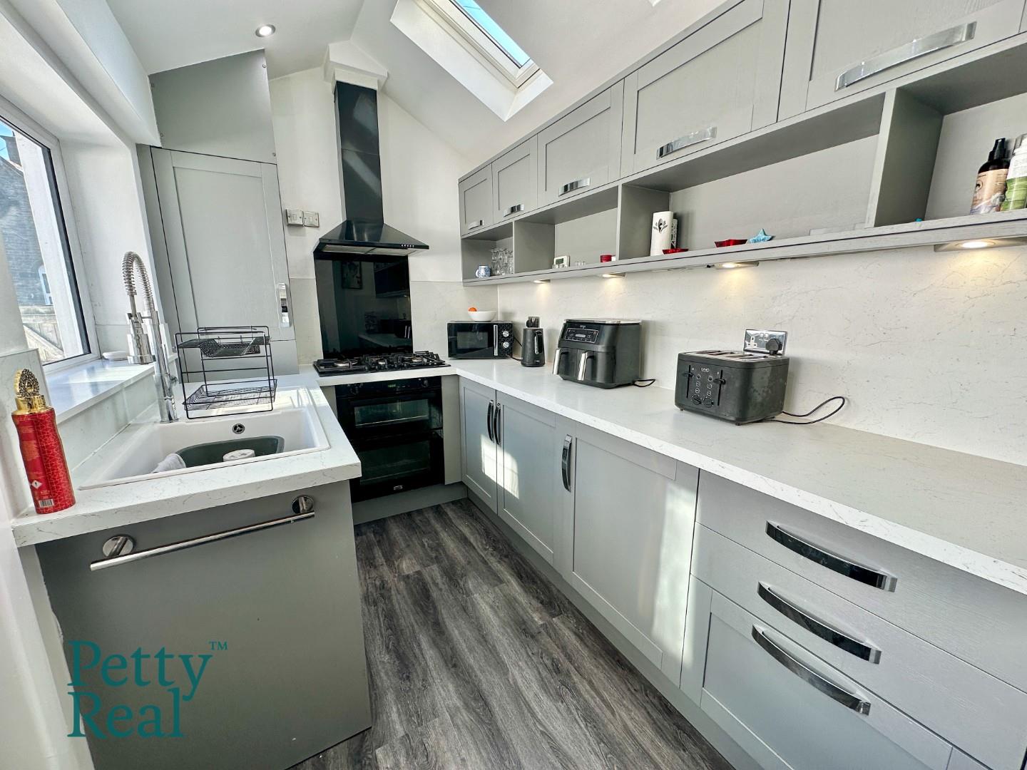 2 bedroom Terraced SSTC