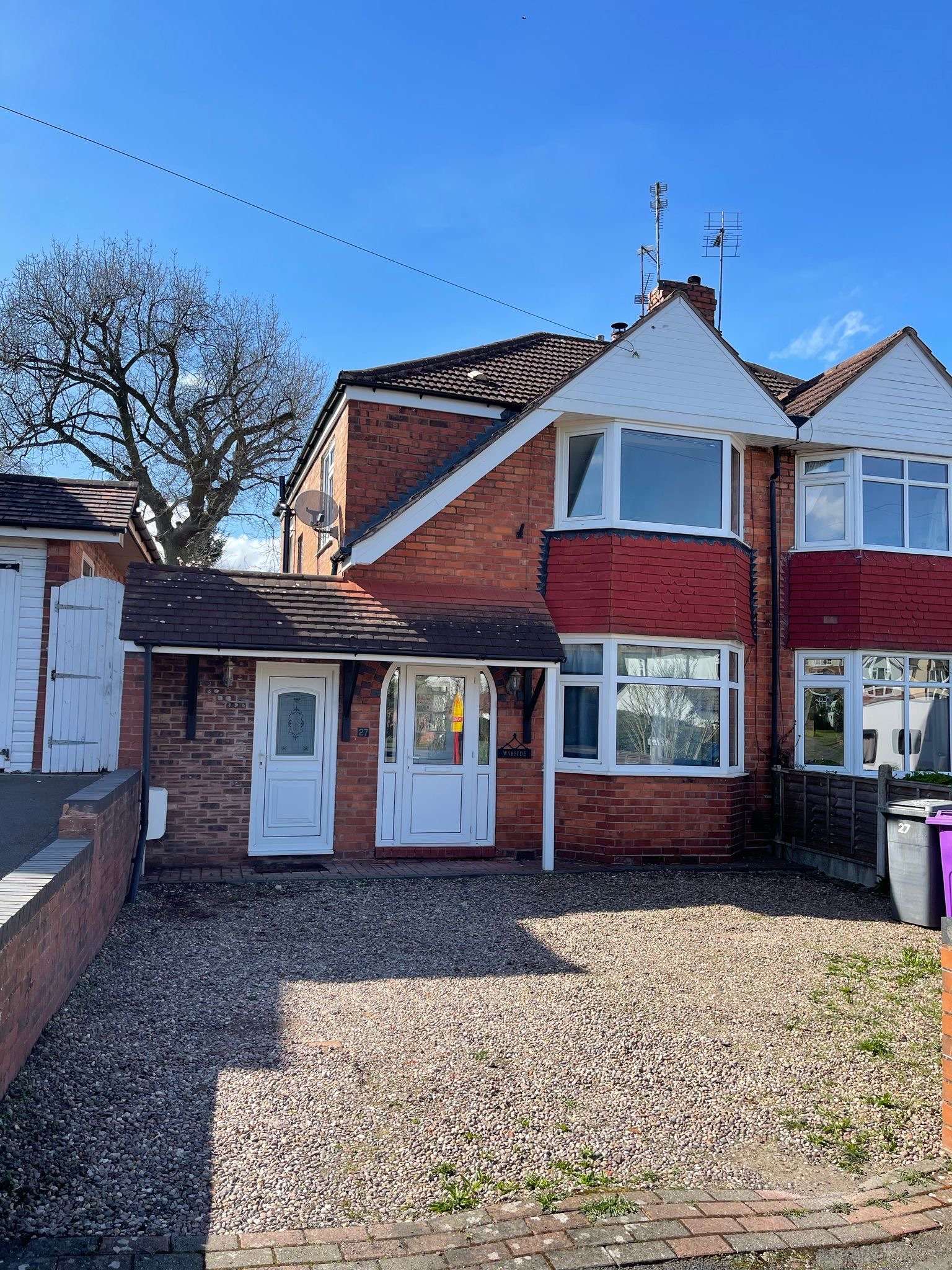 3 bedroom Semi-Detached To Let