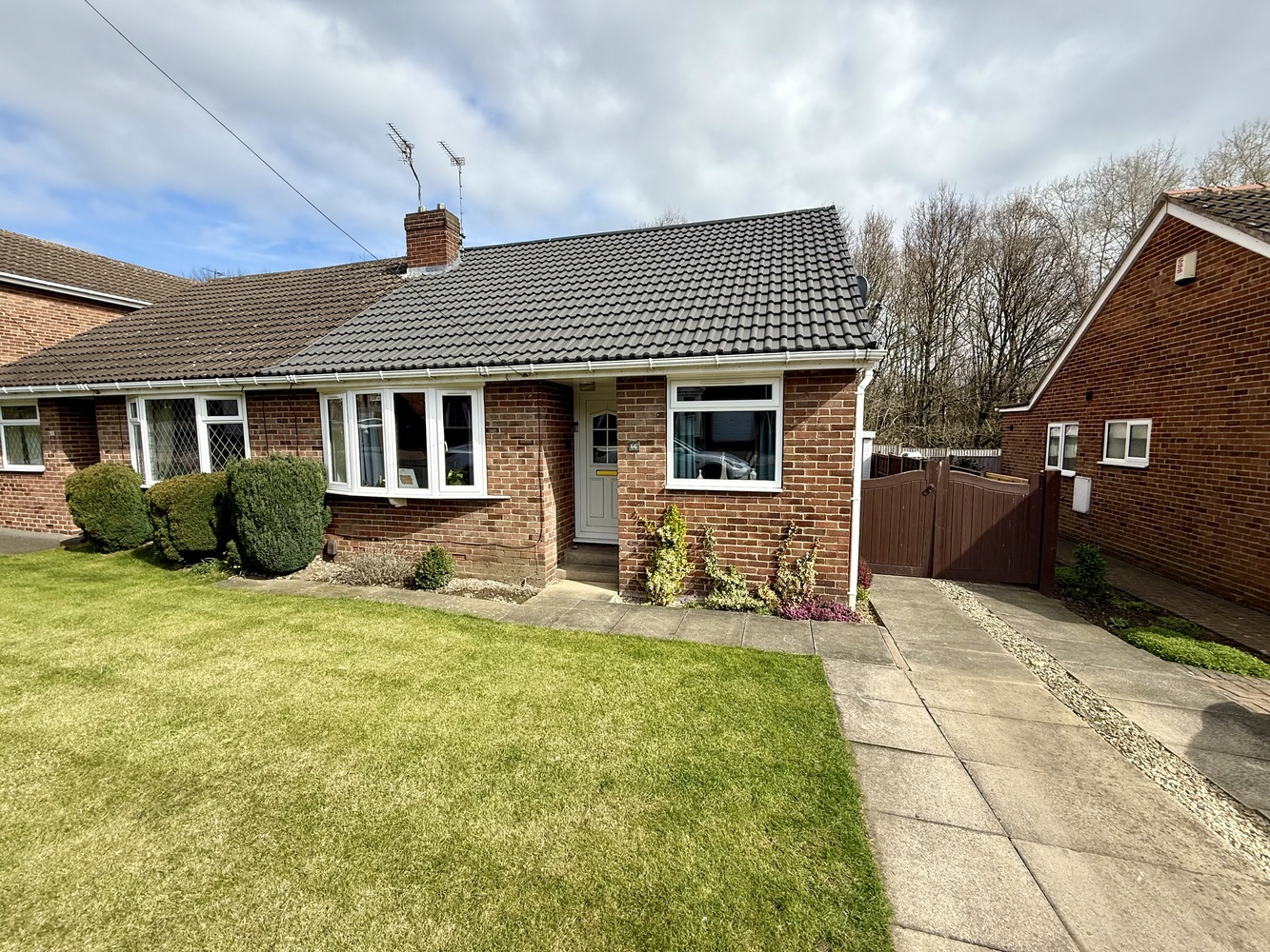 2 bedroom Semi-Detached For Sale