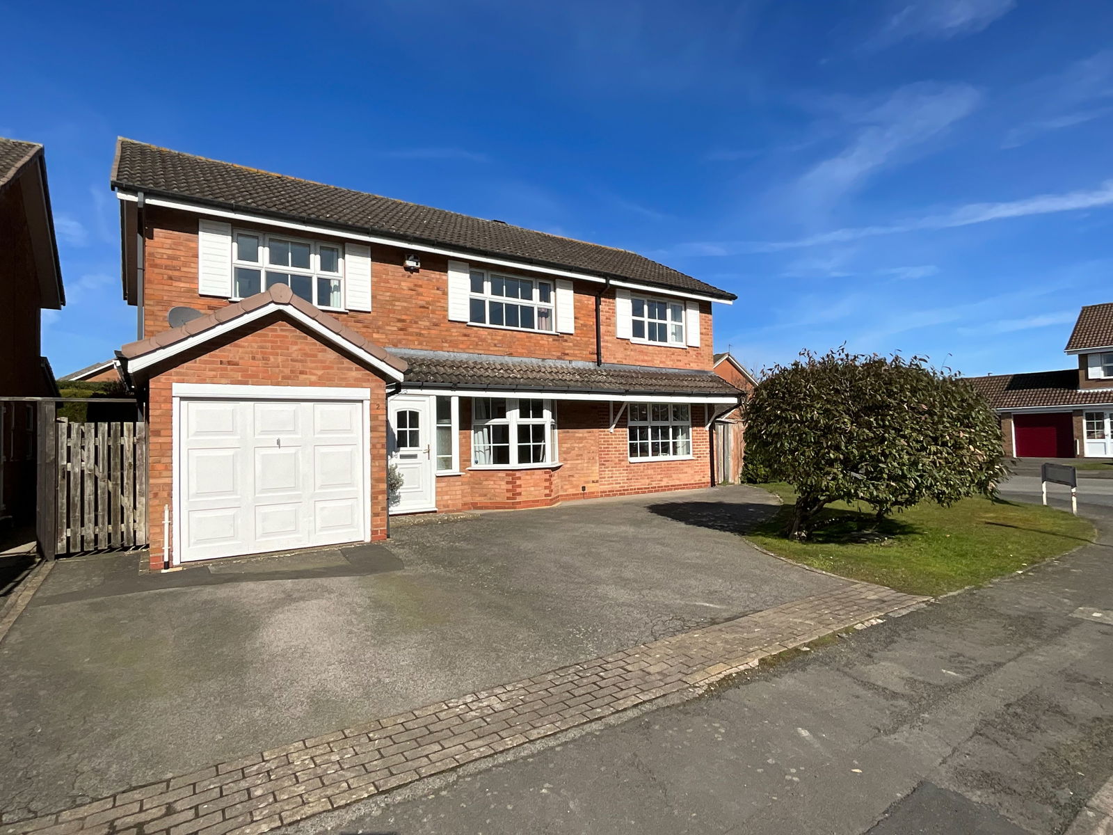 5 bedroom Detached For Sale