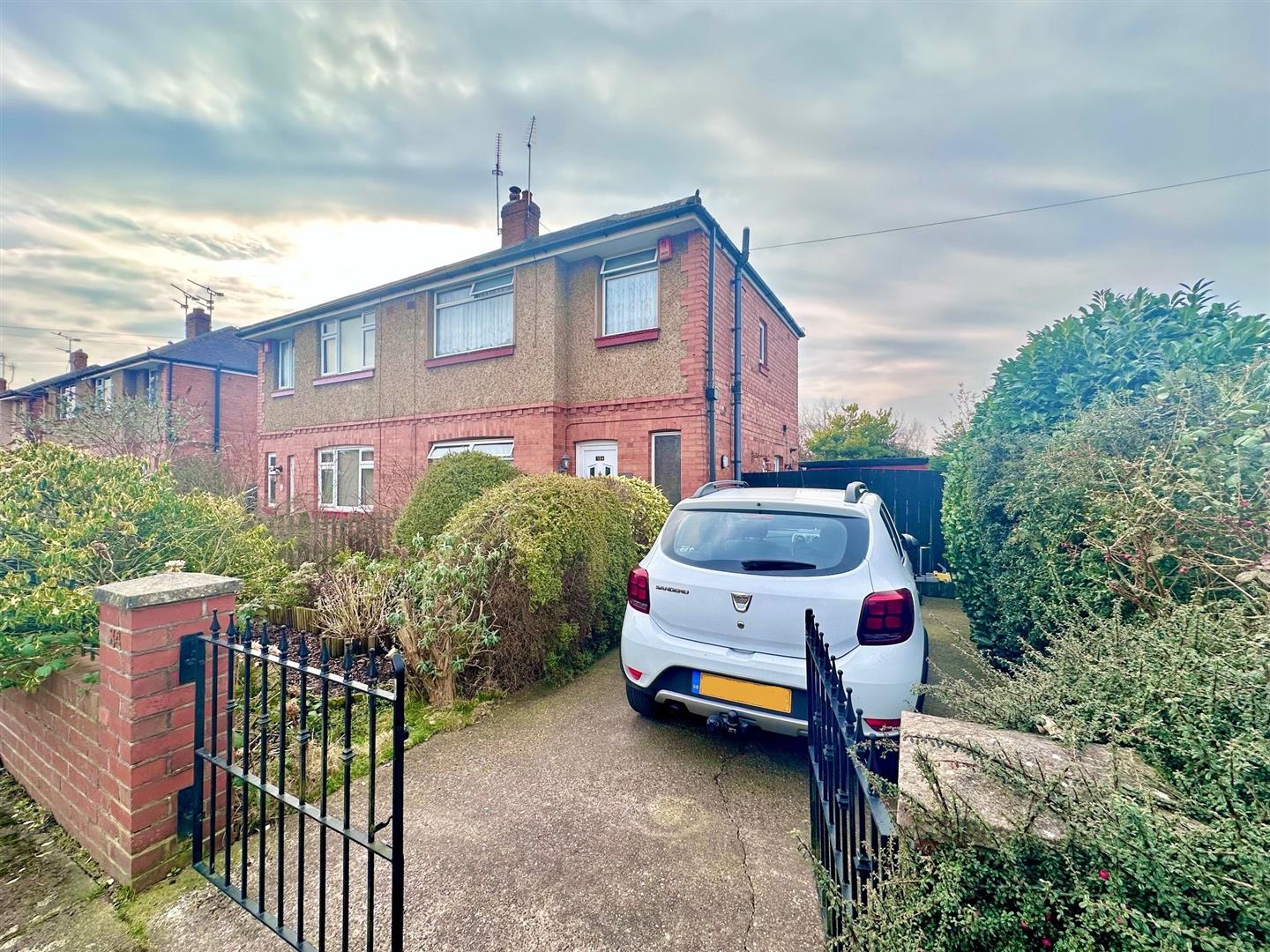 3 bedroom Semi-Detached For Sale