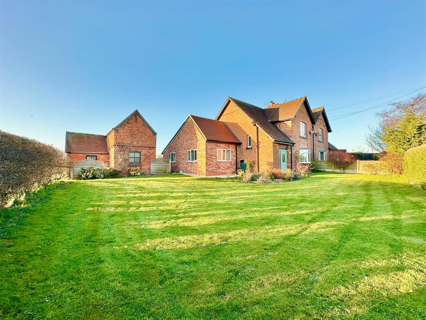 4 bedroom House For Sale