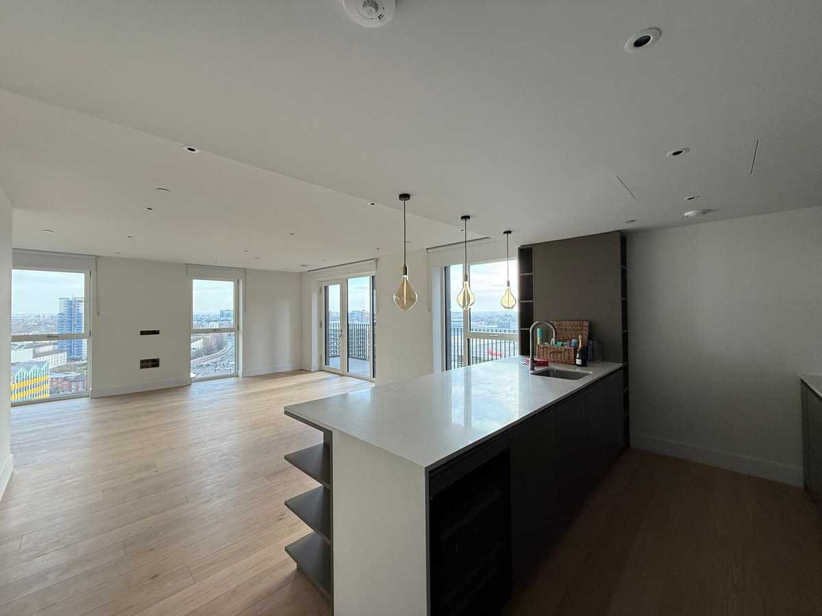 3 bedroom Apartment To Let