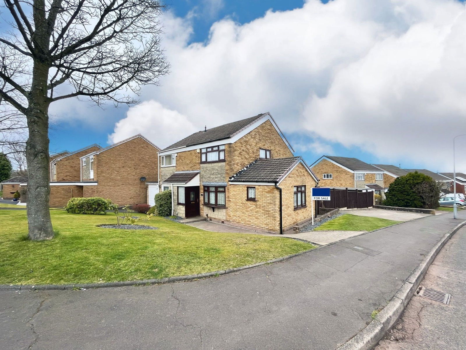 3 bedroom Semi-Detached For Sale