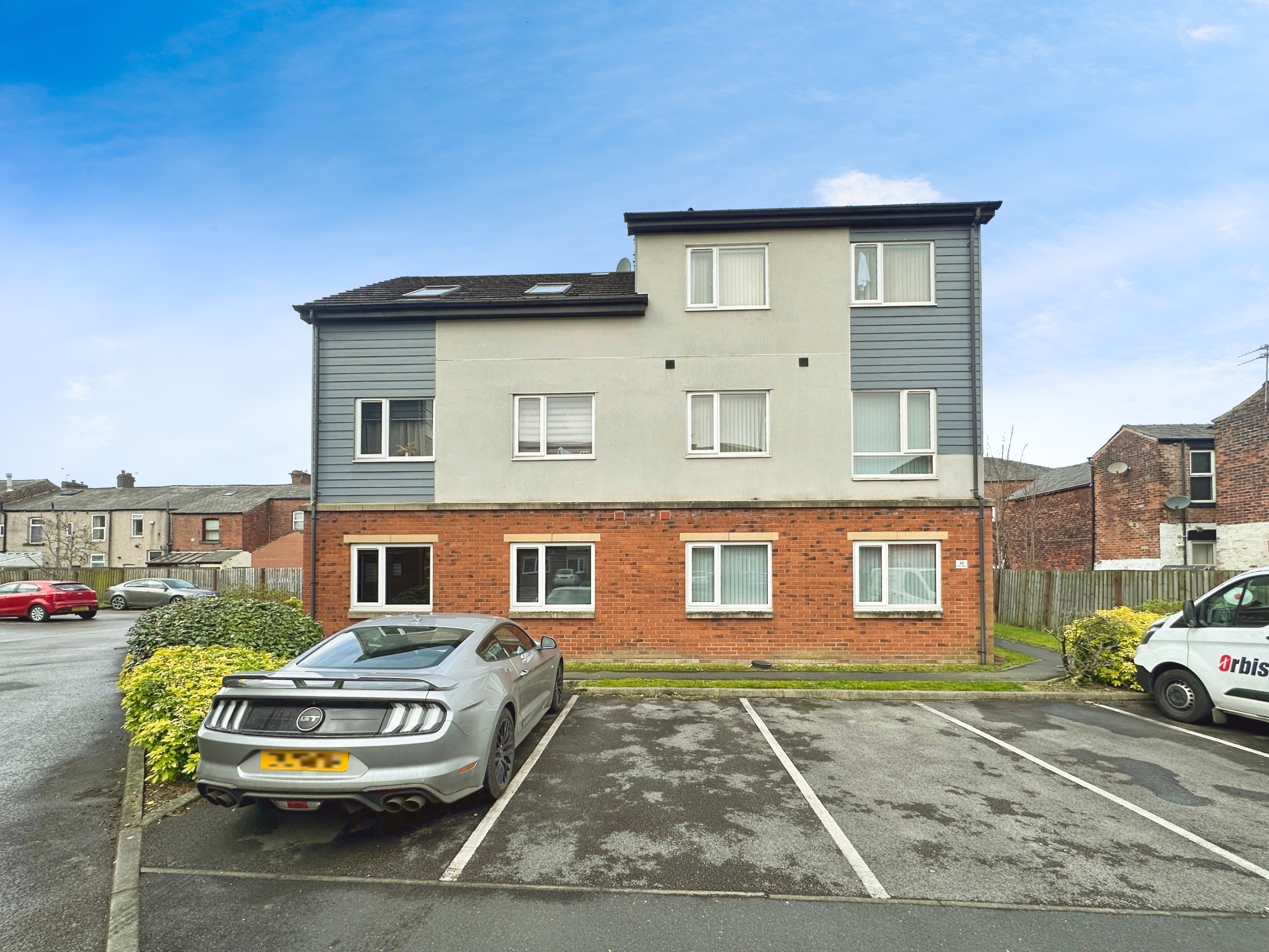 2 bedroom Property For Sale