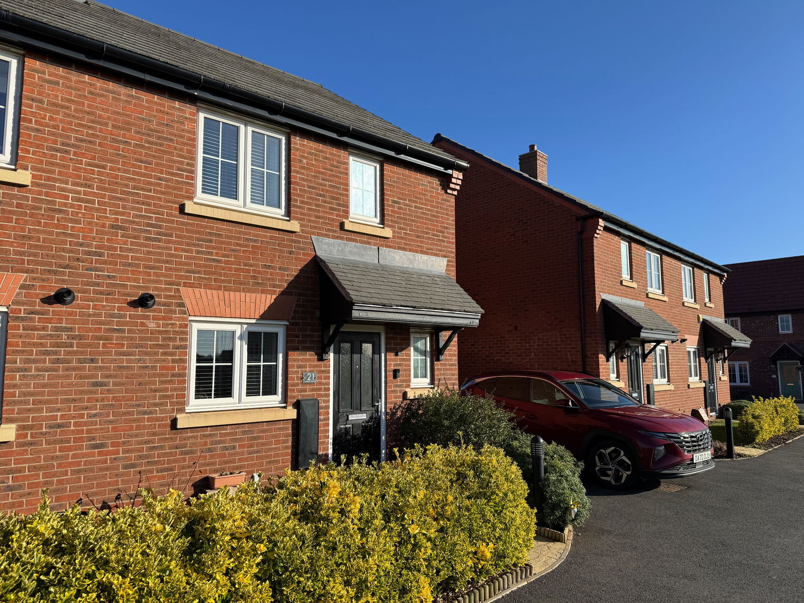 3 bedroom Semi-detached house Let