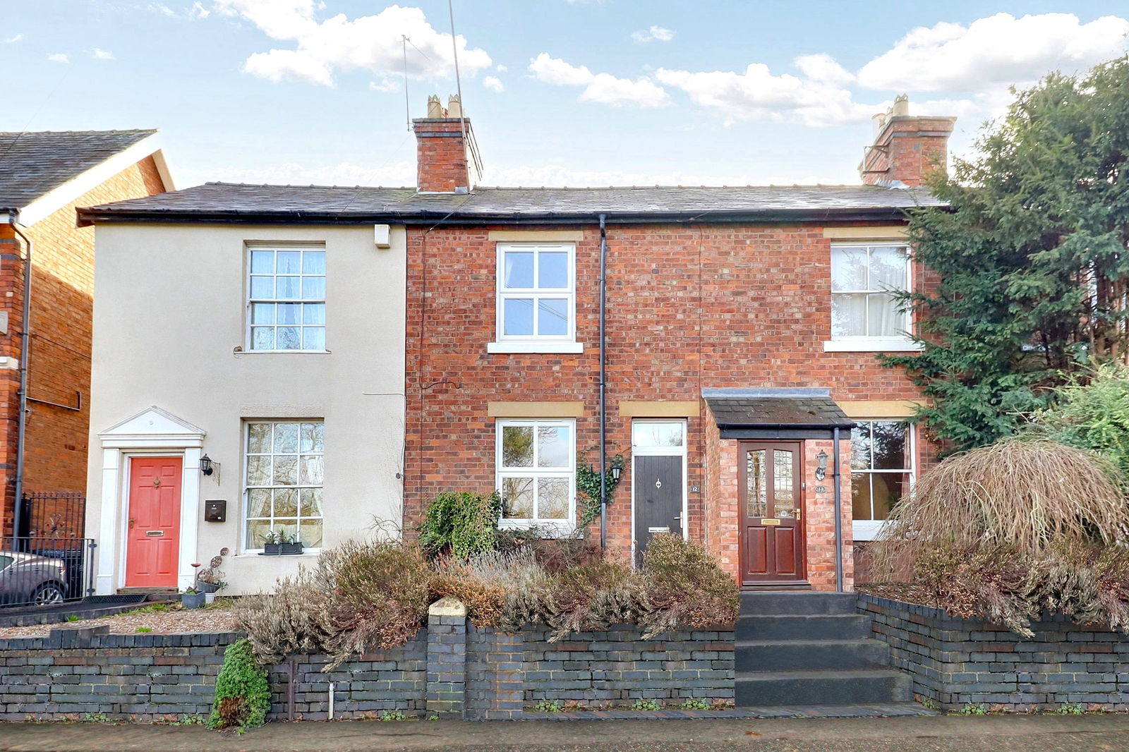 2 bedroom Terraced House SSTC