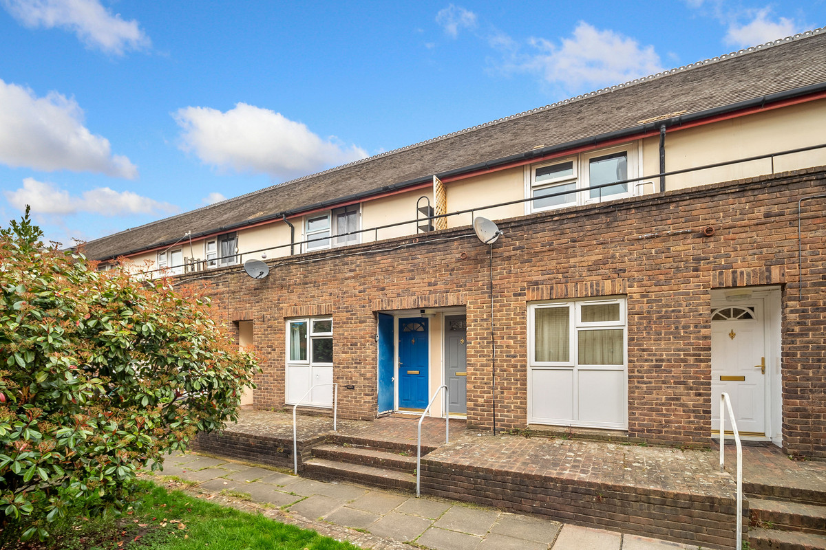 1 bedroom Apartment For Sale