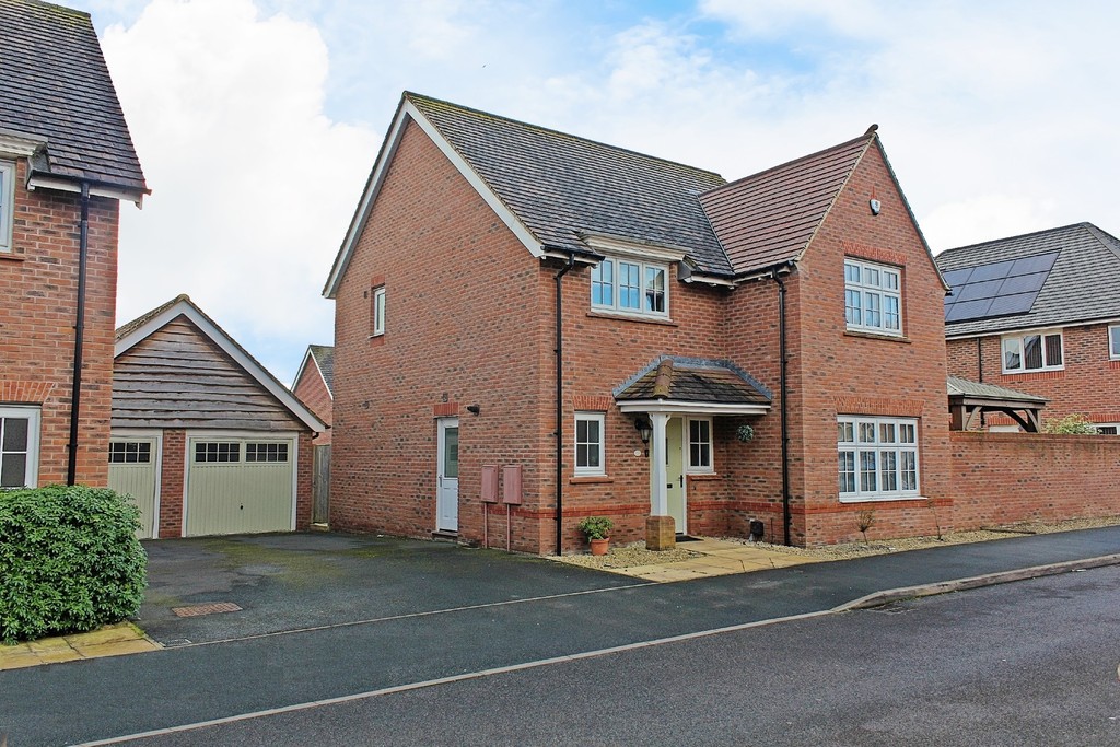 4 bedroom Detached house For Sale