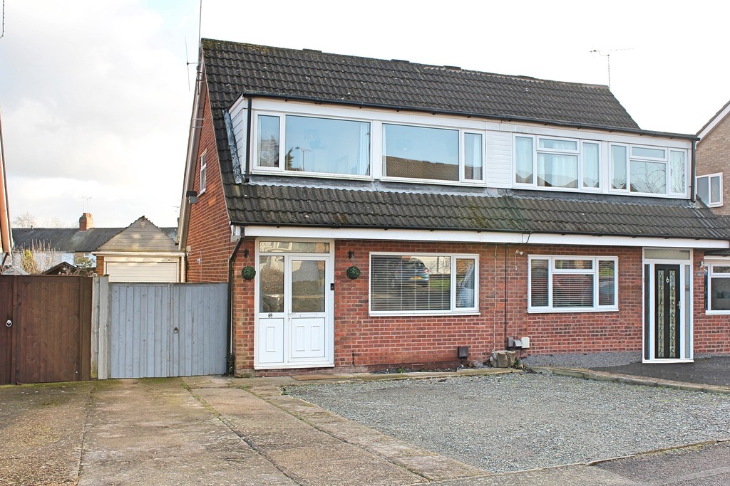 3 bedroom Semi-detached house For Sale
