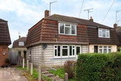 3 bedroom Semi-detached house Sold