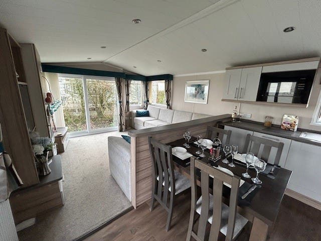 2 bedroom Static Home For Sale