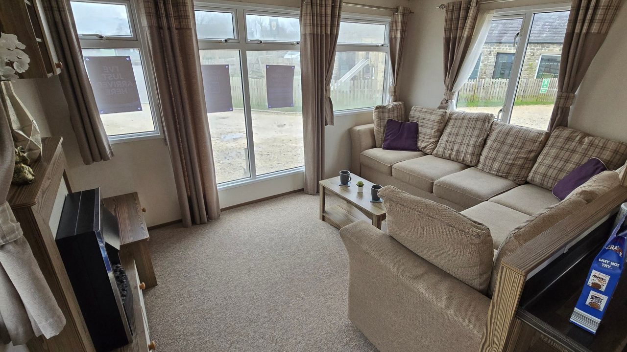 2 bedroom Static Home For Sale