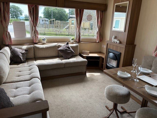 3 bedroom  For Sale