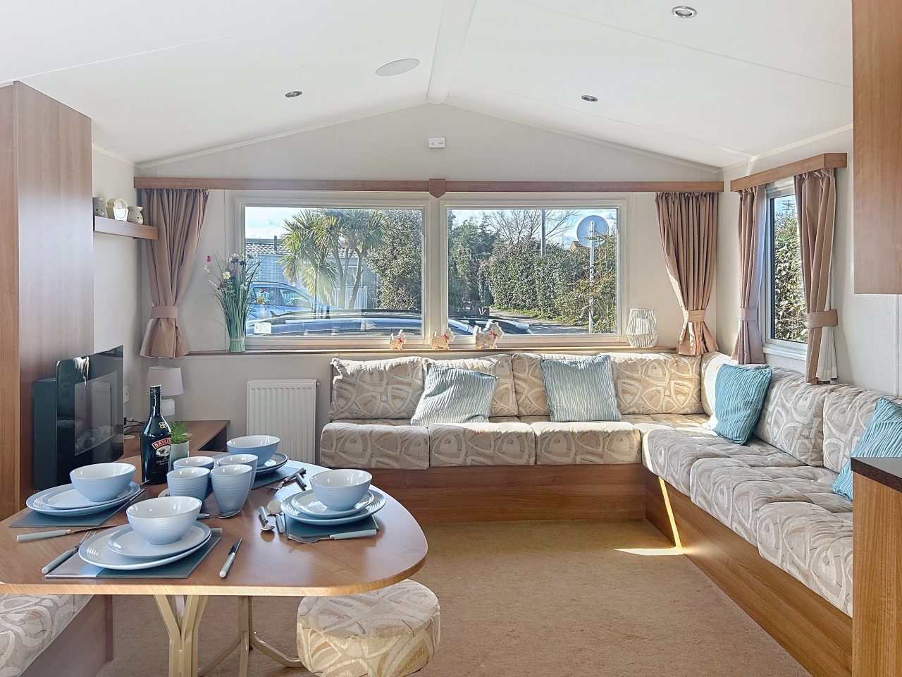 2 bedroom Static Home For Sale