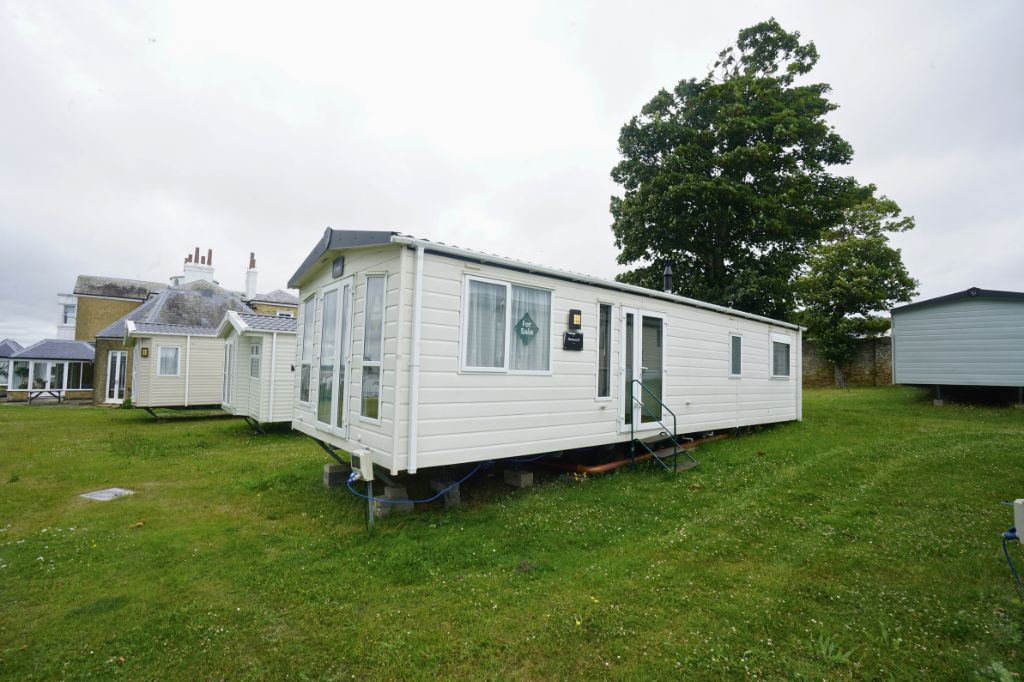 3 bedroom  For Sale