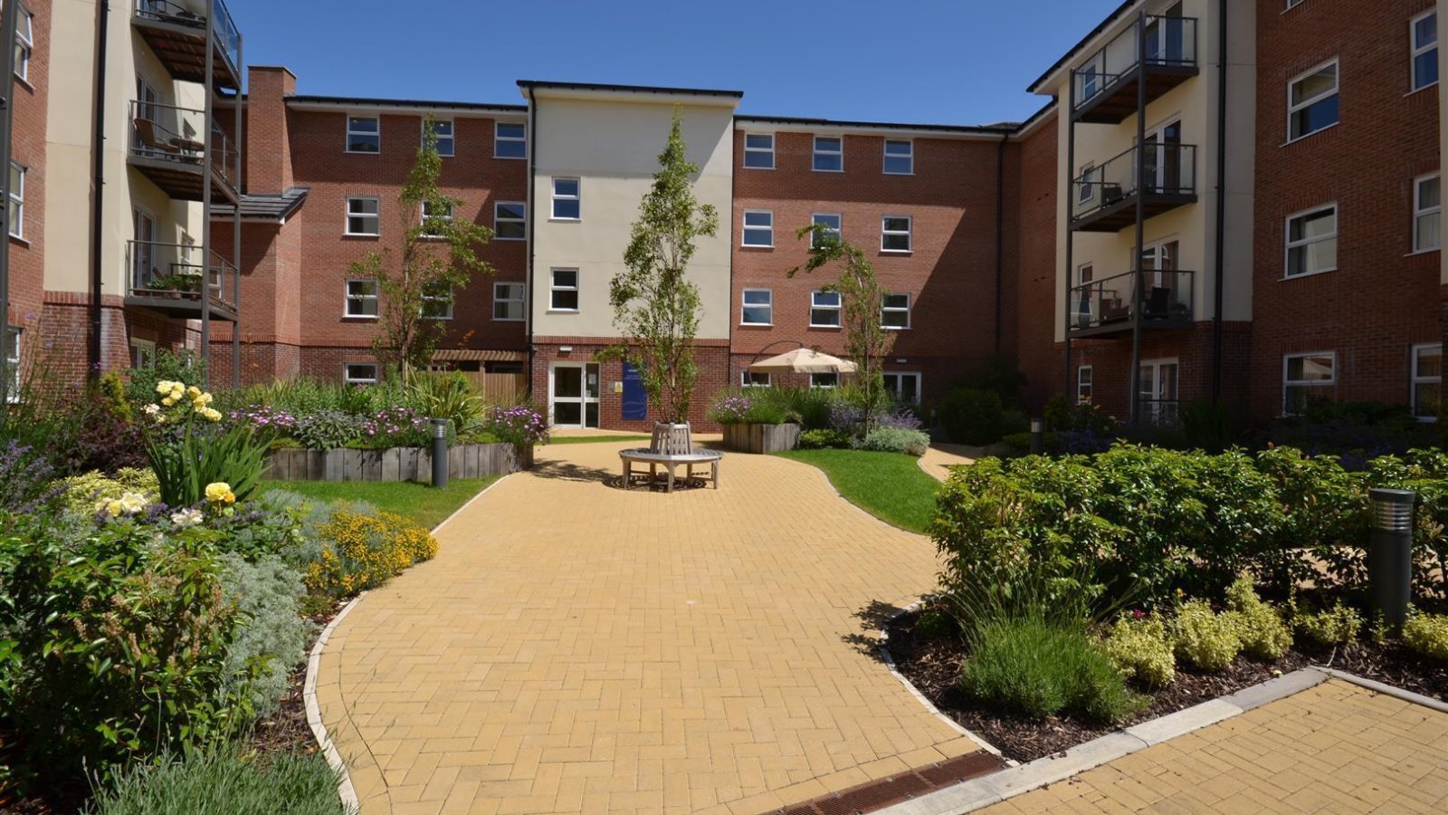 1 bedroom Apartment For Sale