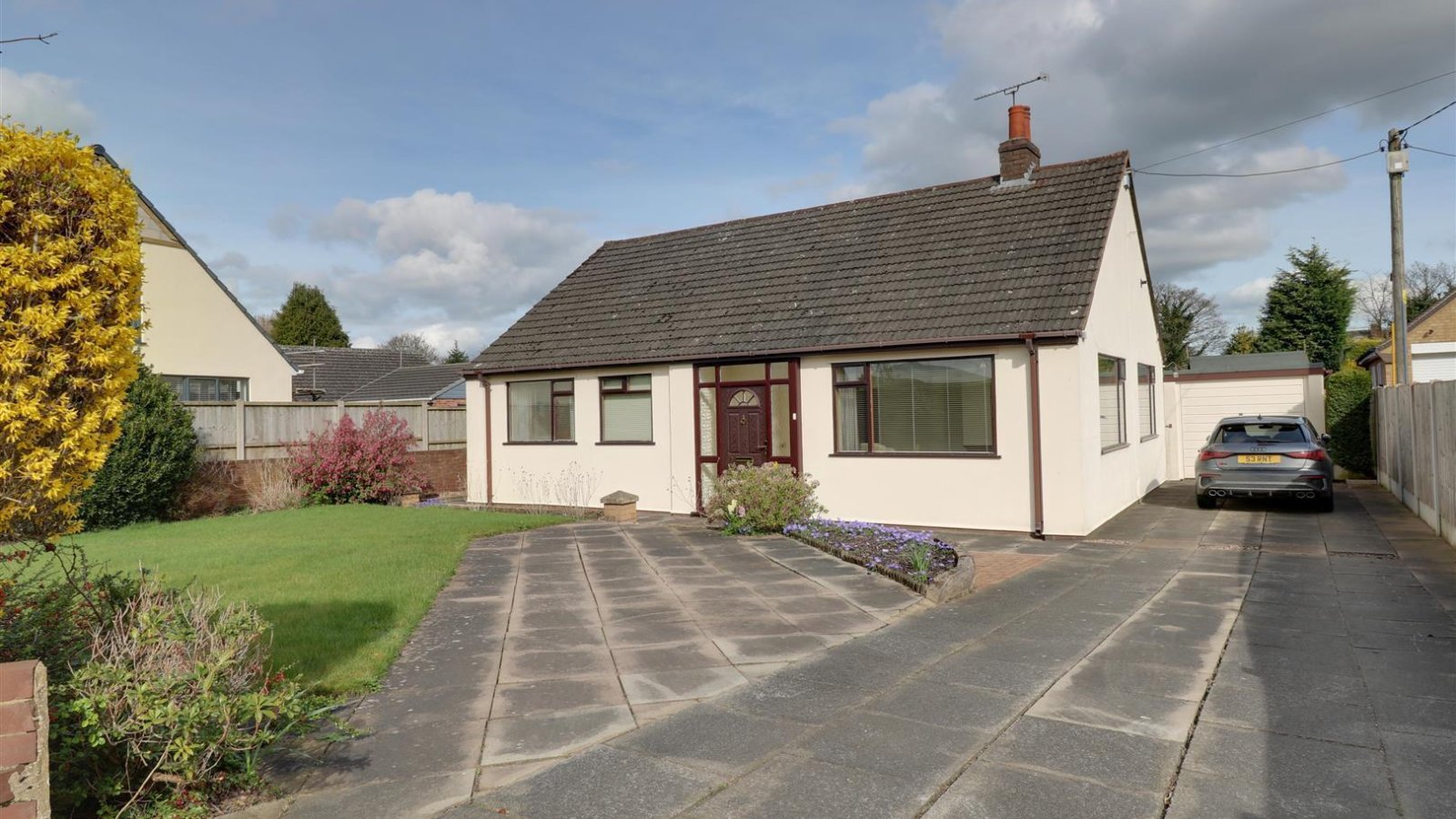 3 bedroom Detached house For Sale