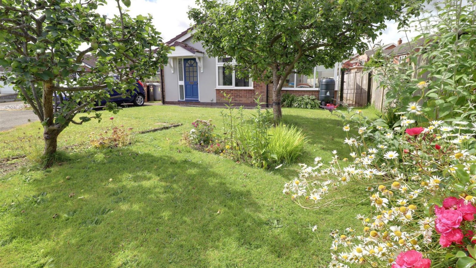 2 bedroom Detached House For Sale